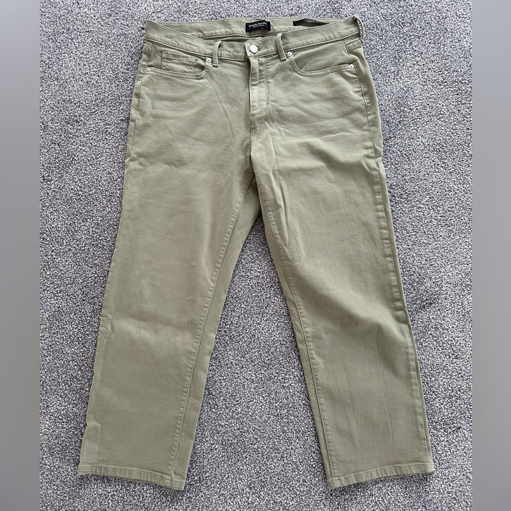 Banana Republic girlfriend jeans size 30, light green